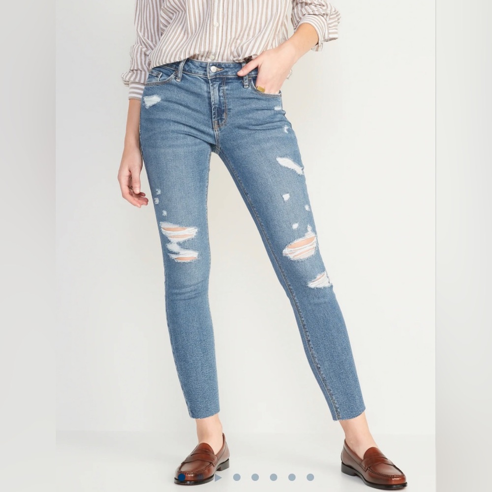 OLD NAVY Rockstar Super Skinny Mid Rise Ripped jeans SIZE 8. Great condi… - Picture 1 of 7